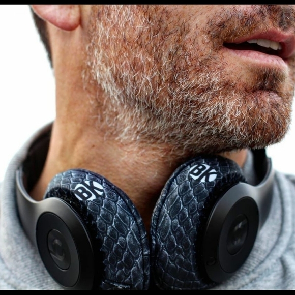 Beat Kicks Headphone Covers - Black Mamba Print - Protective, Washable, Reg Size - Picture 4 of 8